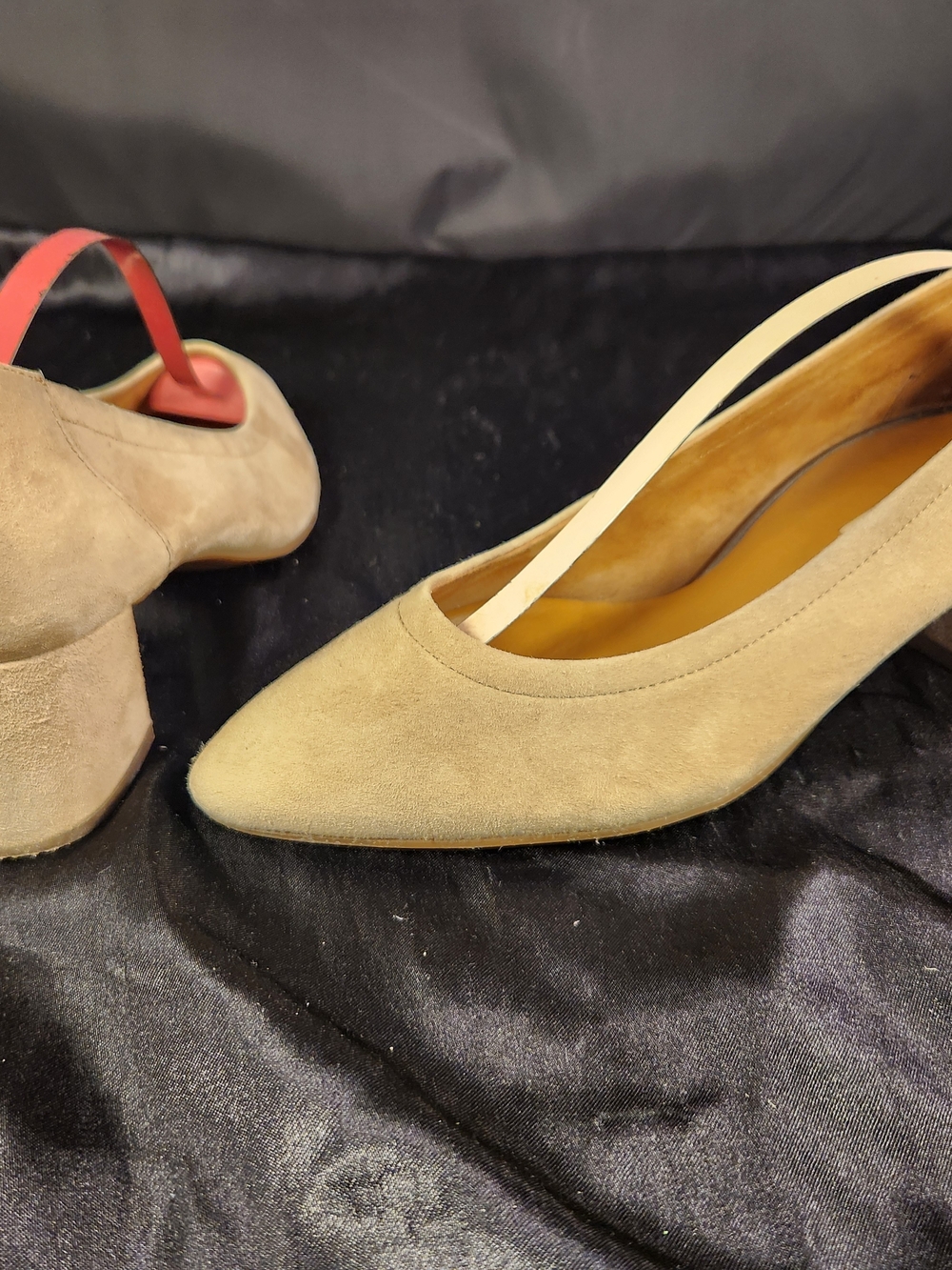Paul Green Beige Suede Pointed Toe Women's Pumps SUPER SOFT SZ US 7 - Picture 7 of 9